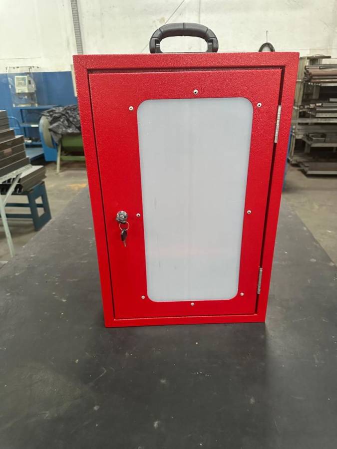 Caixa de Travamento com Visor na Porta