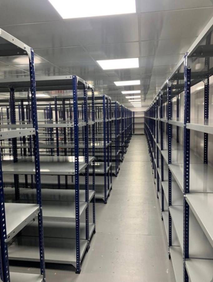 Estante de Aço — Instalação em Galpão Industrial